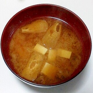 豆腐と油揚げのお味噌汁